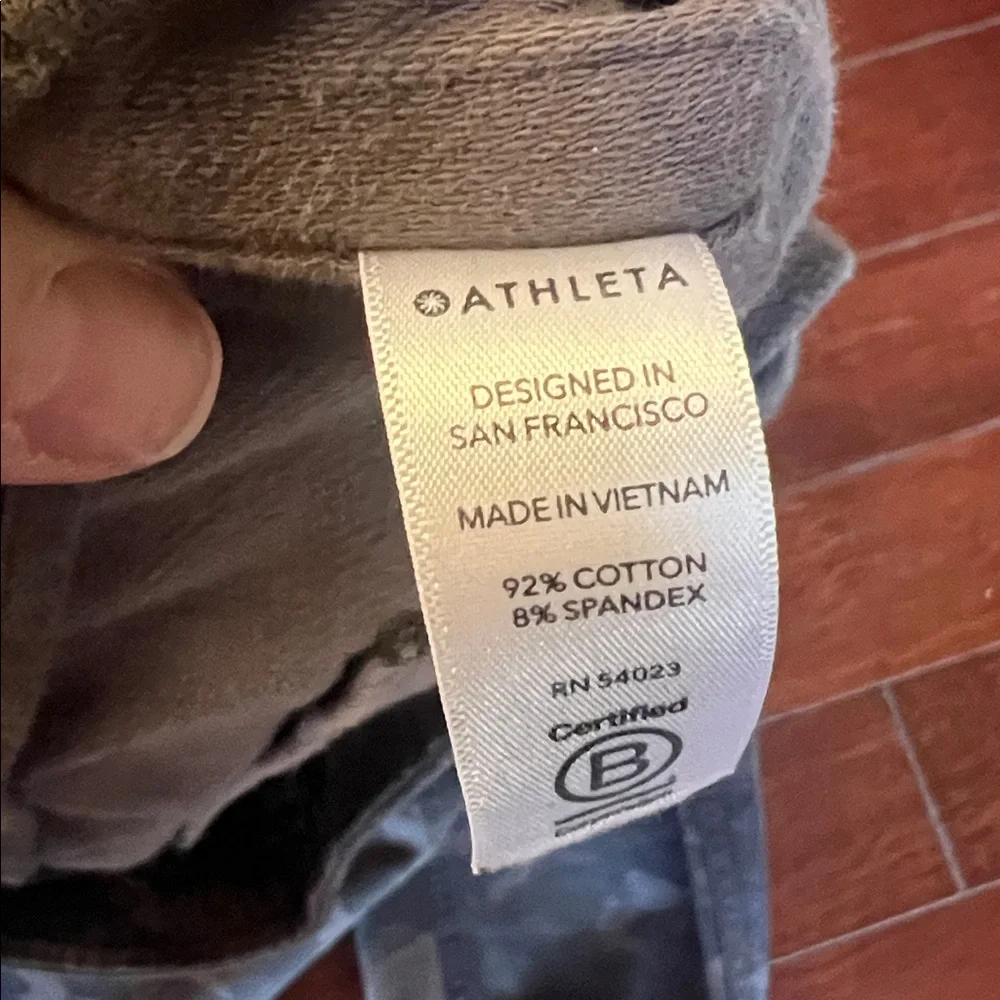 Athleta Farallon Jogger in light olive Camo - Picture 8 of 9